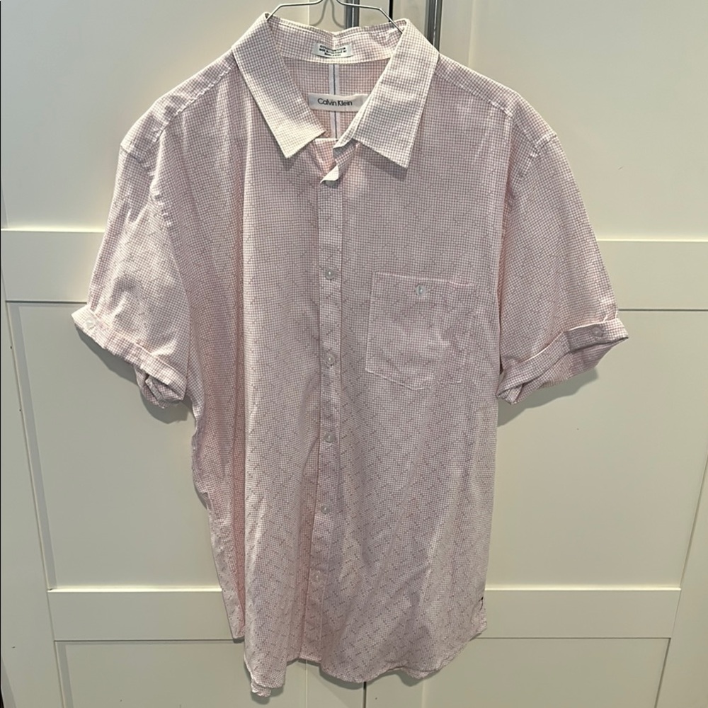 Calvin Klein men’s Pink Casual Button Down Shirt Short Sleeve